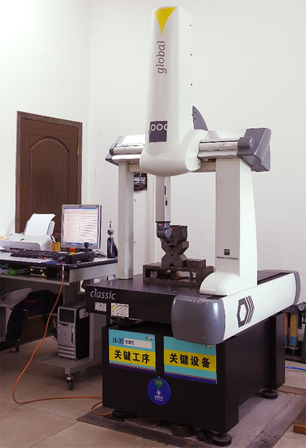 Three-coordinate measuring machine